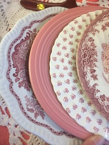4-Vintage-Mismatched-China-Ironstone-Dinner-Plates-pink-Red-White-Transfer-235