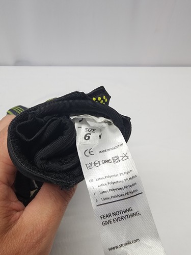 Storelli Silencer Ploy Goalkeeper Gloves with Finger Splines Size 6 - Picture 5 of 8
