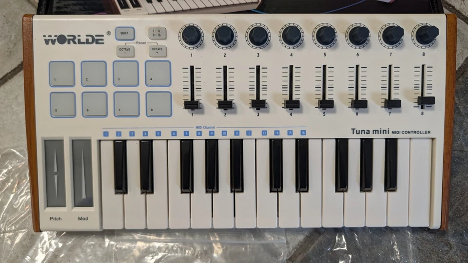 Worlde Tuna Mini MIDI Controller - 25 Tasten USB Keyboard - Top Zustand - Bild 2 von 4