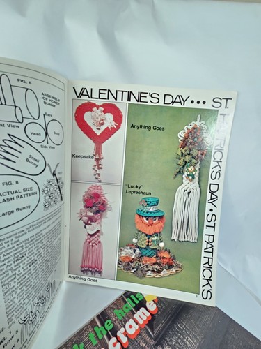 Lot 4 Vintage Macrame Pattern Books Christmas Holiday Animals Wreaths - Picture 11 of 18