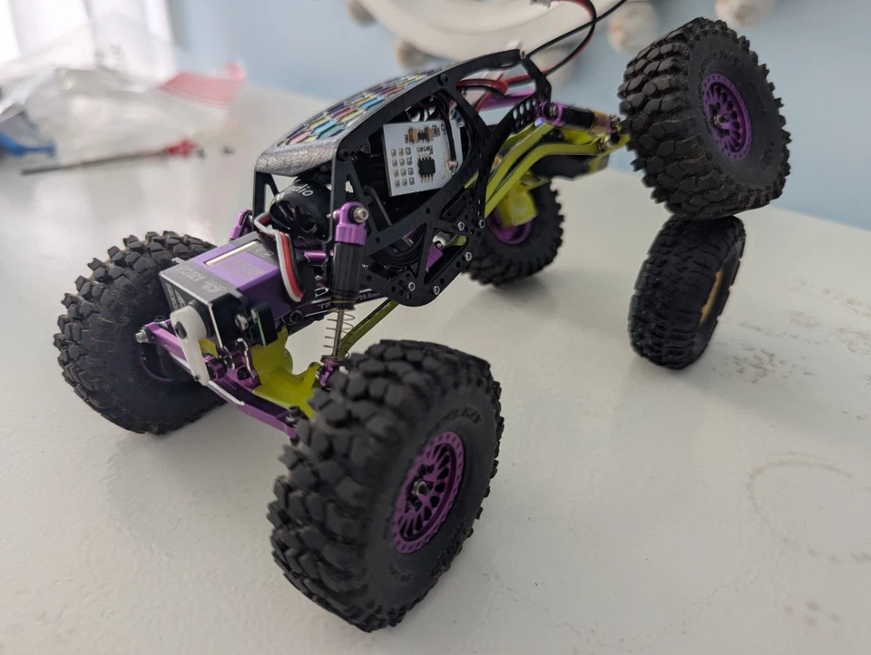Oruga RC personalizada 1/24 Foto 3 de 4