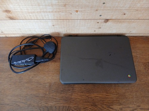 ACER Chromebook 11 N7 C731T-C42N - Faulty For Parts Only - Picture 2 of 13