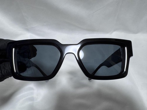Gafas de sol Louis Vuitton a juego - Imagen 2 de 9