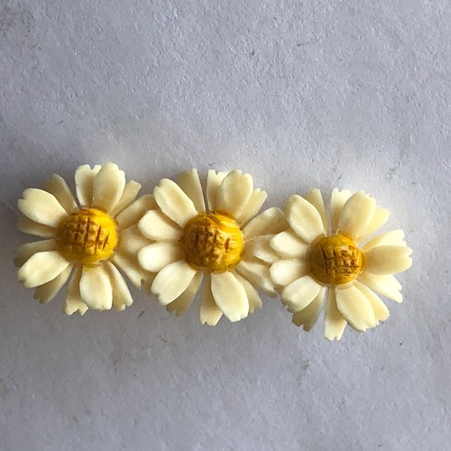 Antique Carved Celluloid Three Daisy Flower Pin/Brooch - Cream and Yellow Center - Picture 1 of 8