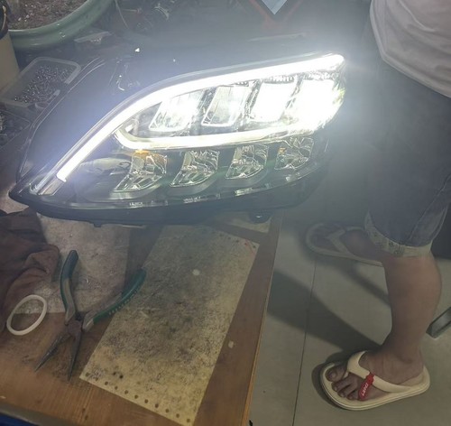 Mercedes Benz W205 C180 C200 C300 Left EU LED Headlight A2059063106 - Picture 3 of 10