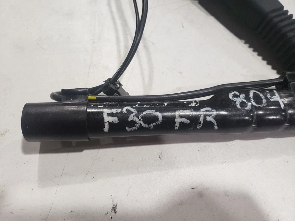 Front Right Seat Belt Buckle - 2015 BMW 328I F30 - 12-18 OEM 7259388 - Image 2 of 4