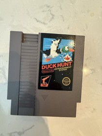 Nintendo NES-001 Entertainment System Console Bundle Zapper Duck Hunt AV Power