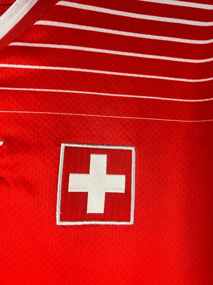 Camiseta Suiza Fútbol local 2022 2023 Puma Joven Talla XL 15-16Y ig93 Foto 3 de 4