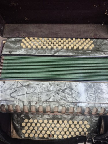 Vintage Swiss / european Bakelite Accordian W Music Books Nice Case !!! - Picture 3 of 17