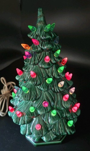 Vintage 11,5" beleuchteter Keramik Weihnachtsbaum mit beleuchtetem Sockel ~ LESEN - Bild 18 von 18