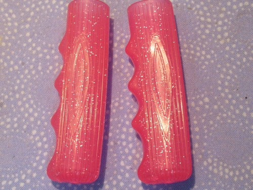 Sparkle Pink Bicycle Grips 4-1/2" Long Fits 7/8" Handlebar - New - Picture 2 of 5