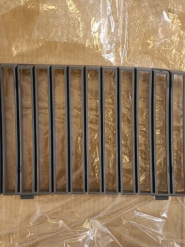 Jaguar XJ40 R/H Kühlergrill Flügelblock grau - Bild 6 von 8