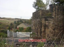 PHOTO  LADY ANN LEVEL CROSSING BATLEY THIS IS AT THE TOP OF PRIMROSE HILL LOOKIN