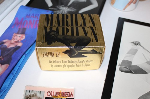 Marilyn Monroe Neuheit Konvolut, Aktfoto, Tasse, Puzzle, Aufsteller, Knöpfe, Feuerzeug - Bild 3 von 10