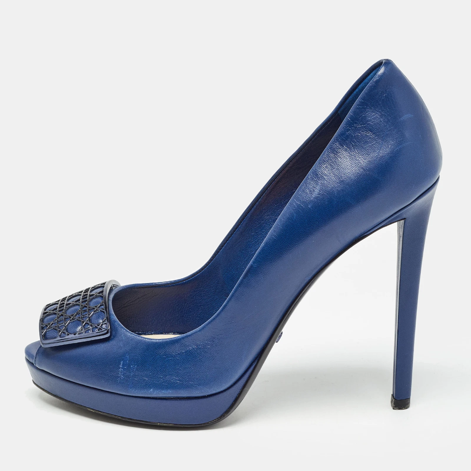 Escarpins à plaque cannage en cuir bleu Dior taille 38