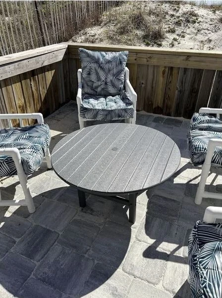 Mesa de centro POLYWOOD 38 pulgadas negra redonda con acento exterior en puerta patio duradera Foto 3 de 3