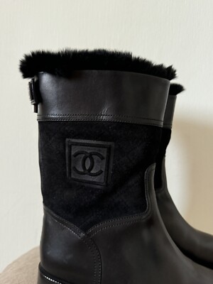 超レア！【美品】 CHANEL シャネル CCロゴ ブーティー Authentic Chanel Black Leather CC Logo Biker Moto Zip Boots