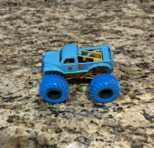 Spin Master Monster Jam Series 6 W WHIPLASH BLUE TIRES Truck 1:64 New