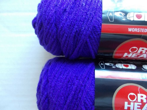 Red Heart Classic worsted yarn, Amethyst (purple), lot of 2 (190 yds ea) - Picture 2 of 2