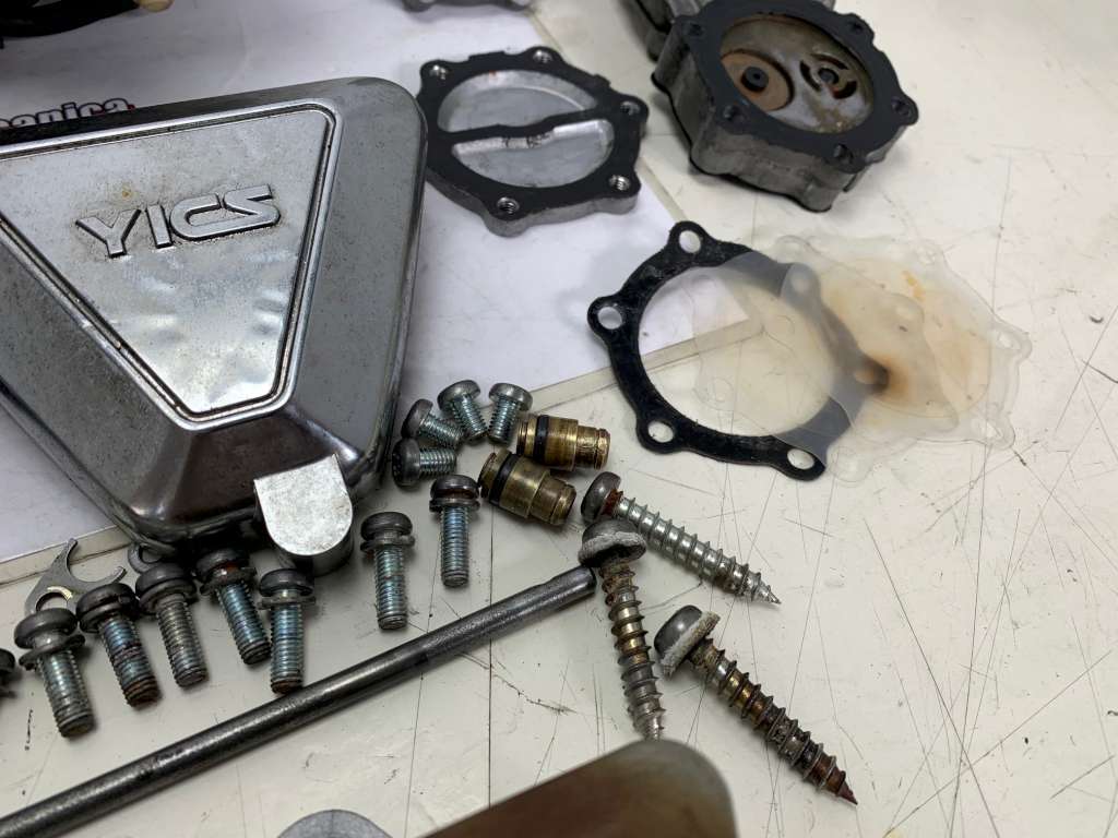 激安通販の Battery Carburetors Mikuni Yamaha XZ 550 82-85 Read アクセサリー