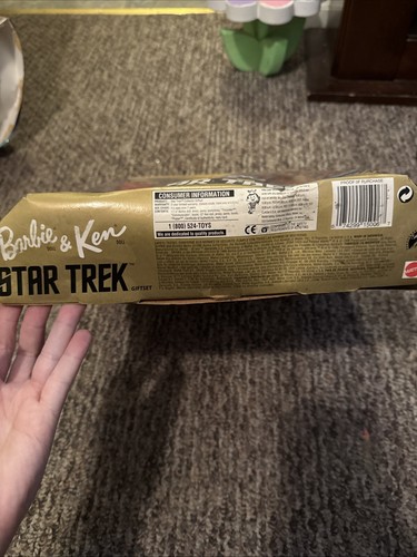 1996 Barbie and Ken Star Trek 30th Anniversary Dolls Gift Set Mattel 15006 New - Picture 2 of 3