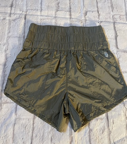 Free People FP Movement Damen Shorts olivgrün The Way Home hoher Bund - Bild 1 von 11