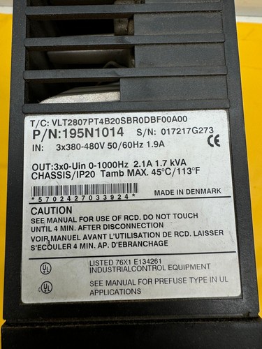 Danfoss VLT-2800 Variable Speed Inverter Drive 195N1001 - Picture 2 of 4