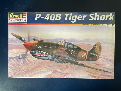 Kit Modelo Tiger Shark P-40B #85-5209 - Kit Sellado Escala 1:48 Monograma Revell - Imagen 1 de 8
