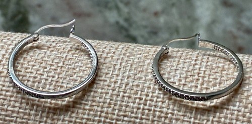 Classic Silver Tone Faceted Edge Hoop Earrings L4 - Picture 5 of 7
