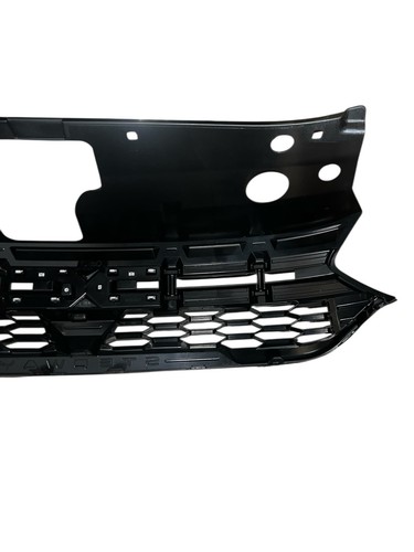 FRONT BUMPER UPPER CENTER GRILLE DACIA SANDERO STEPWAY FACELIFT 2021-2024 - Picture 8 of 9
