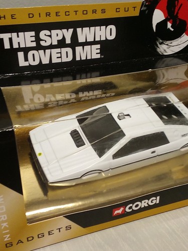 Corgi James Bond The Spy Who Loved Me Diecast Lotus Underwater MIB - Picture 3 of 8