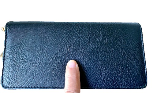 PRADA MILANO - FINE LEATHER Black Wallet WITH GOLD ZIPPER Slight Wear On Back - Picture 3 of 4