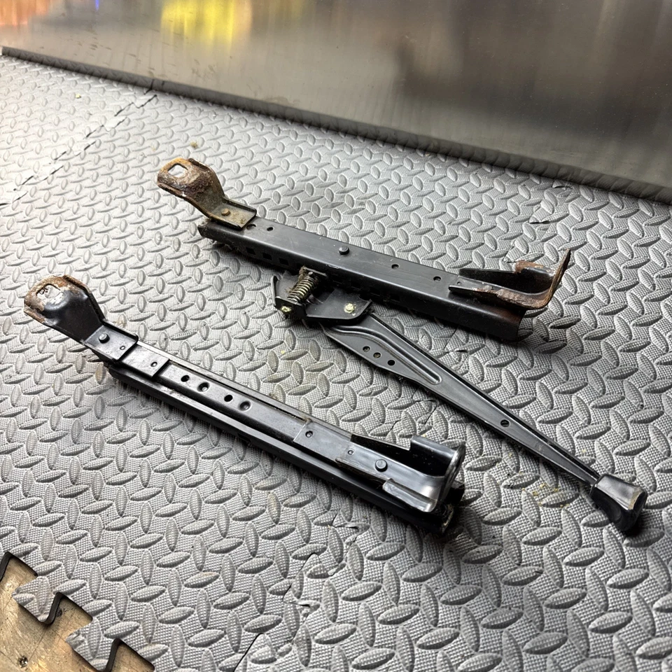 Toyota Land Cruiser BJ60 FJ60 1980-1985 asiento R derecho rieles asientos de riel Foto 3 de 4