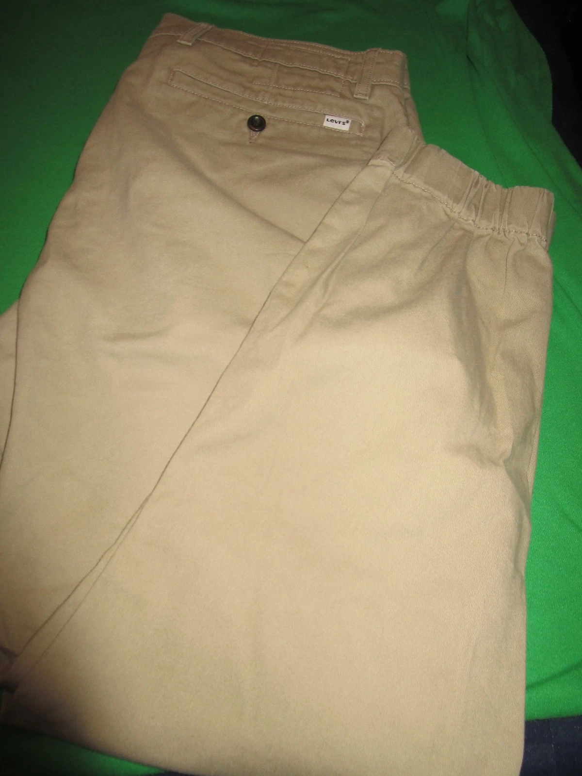 EUC Levi's mens JOGGER chino khaki pants beige 38x32