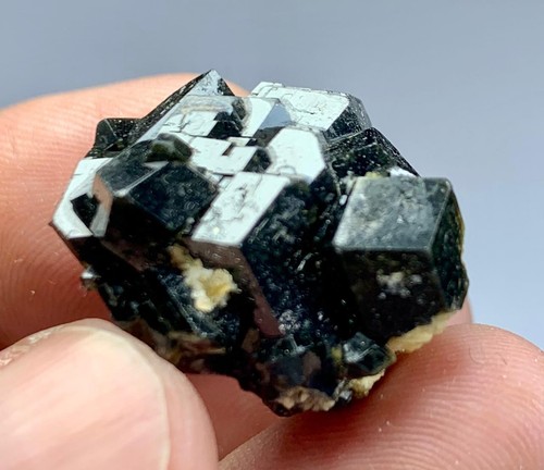 70 Karat schöne schwarze Andradit Granat Kristalle Cluster Exemplar von Skardu - Bild 11 von 13