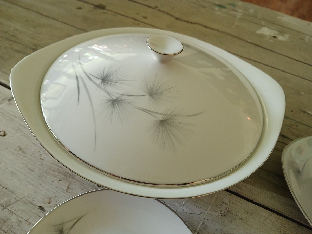 Hutschenreuther China Set Hohenberg Germany CM1814 Covered Serving