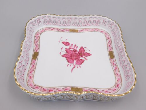HEREND HAND PAINTED RASPBERRY CHINESE BOUQUET 7", 18cm PIERCED GALLERIED TRAY