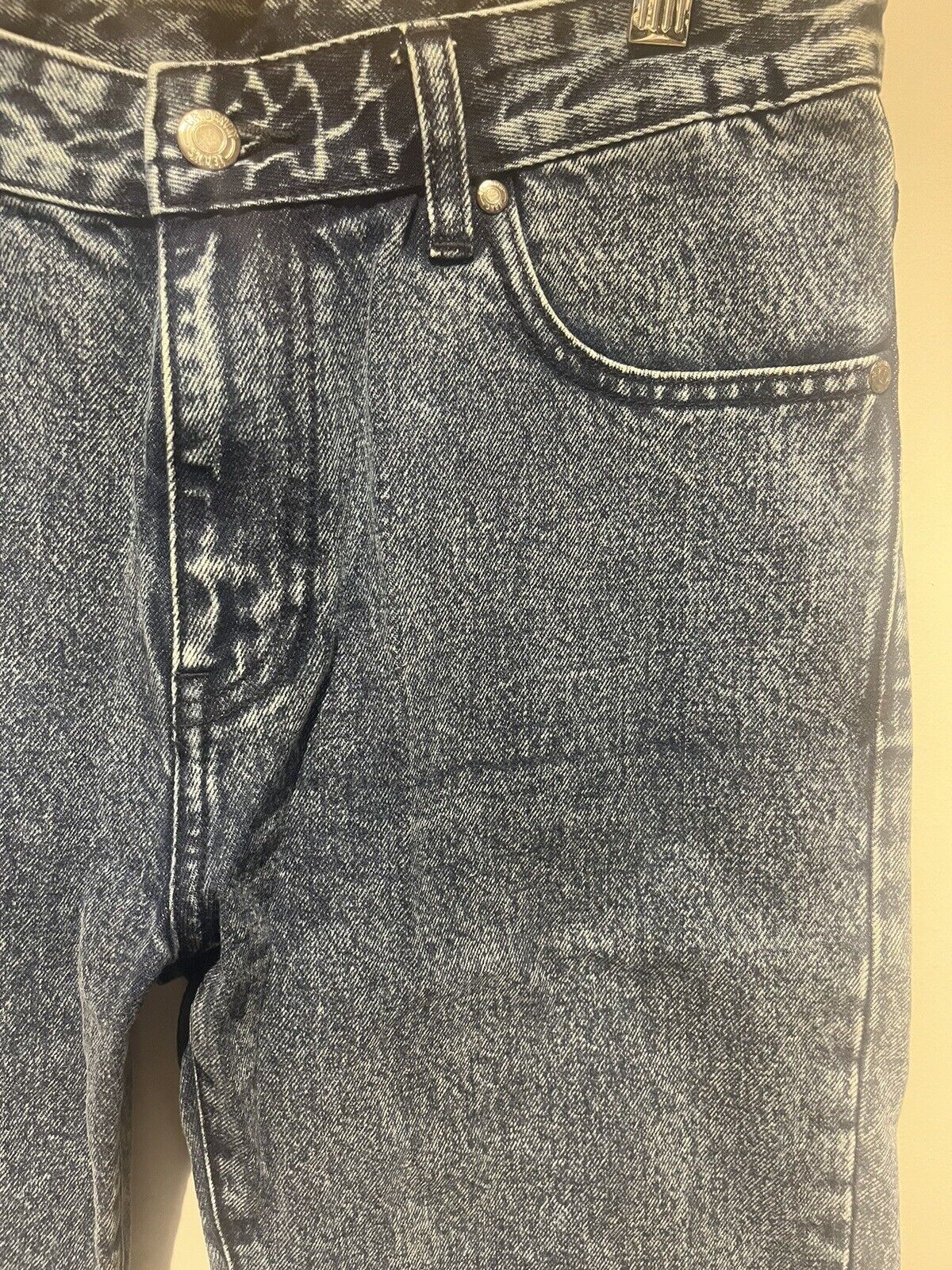Picture 2 of 5