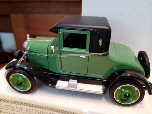 NATIONAL MOTOR MINT DIECAST TWO CAR SET 1926 CHEVY & 1939 CHEVY 1:32 IN BOX - Picture 7 of 9