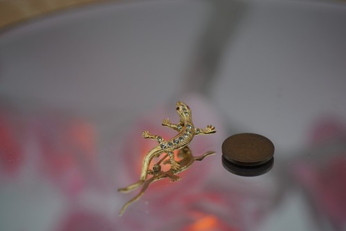 Vintage Lizard Brooch Pin Gold Metal Crystals Zirconia Ruby Eyes - Picture 2 of 7