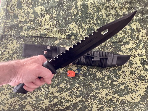 Tac Xtreme TX-20B Fixed Blade Knife With Ferro Rod And Paracord - Picture 6 of 14