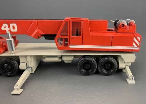 NZG O&K TH 40 Mobile 4-Axle Truck Crane 1:50 Diecast Model, Red W/Box D0822 LZ - Picture 4 of 12