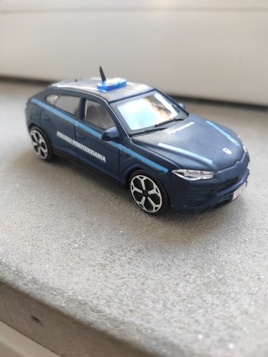 POLIZIA PENITENZIARIA Lamborghini Urus Die Cast Model 1/43 - Foto 8 di 12