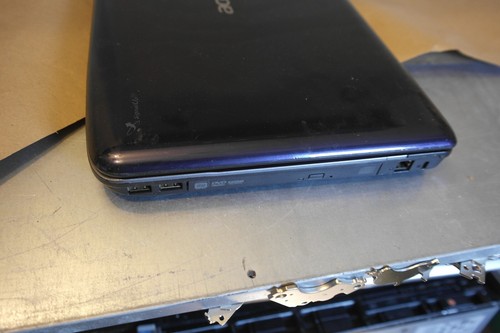 Acer Aspire 5738z funcionando 4 GB T4200 funcionando falta HDD caddy cover - Imagen 10 de 11