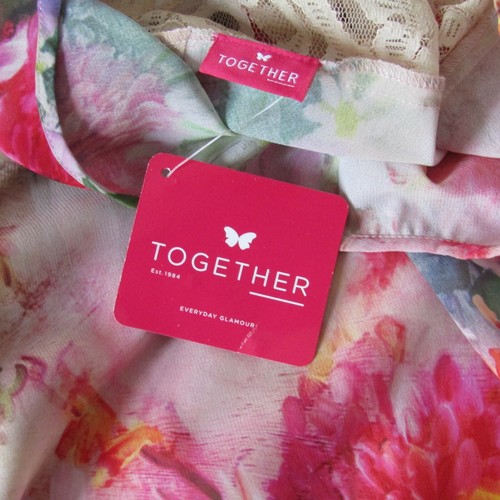 Together floral pink floaty short sleeve top blouse lace back pleat uk 10 new - Picture 3 of 5
