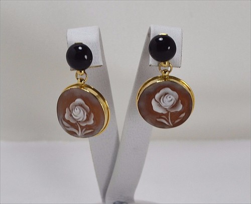 Pendientes de Oro Amarillo 18KT Con Ónix Y Camafeos De Sardónico Rosas Oght 0104 - Imagen 1 de 3