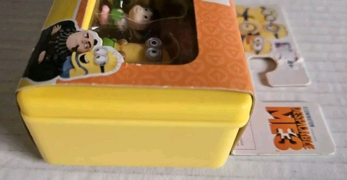 Despicable Me 3 Minions Movie Tiki Time 2-Inch Micro Playset - Picture 2 of 7
