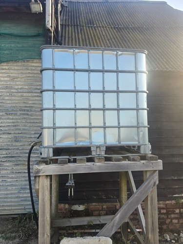 1000 Litre IBC Diesel Fuel Storage Allotment Farm Field. Diesel hose attachment - Picture 2 of 3