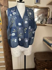 Vintage Embroidered Floral Jean Vest. Size M