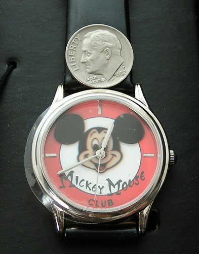Stunning NIB Mickey Mouse Club Men's 35mm Fossil Watch w/Lapel Pin Notebook Inst - Picture 2 of 5